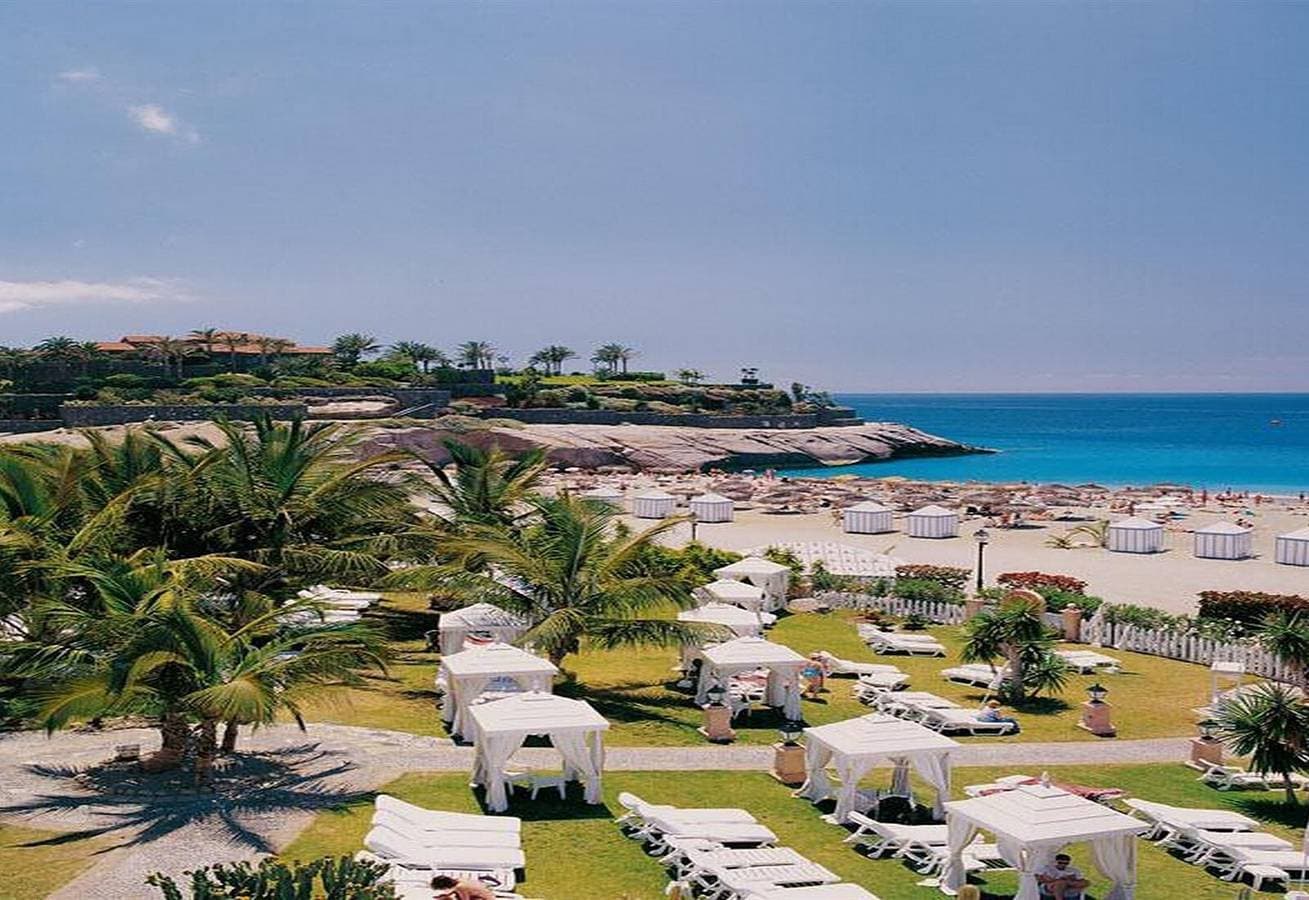 Foto 12 von 45: Ferienunterkunft "5-Schlafzimmer Villa in Playa del Duque" mit privatem Pool