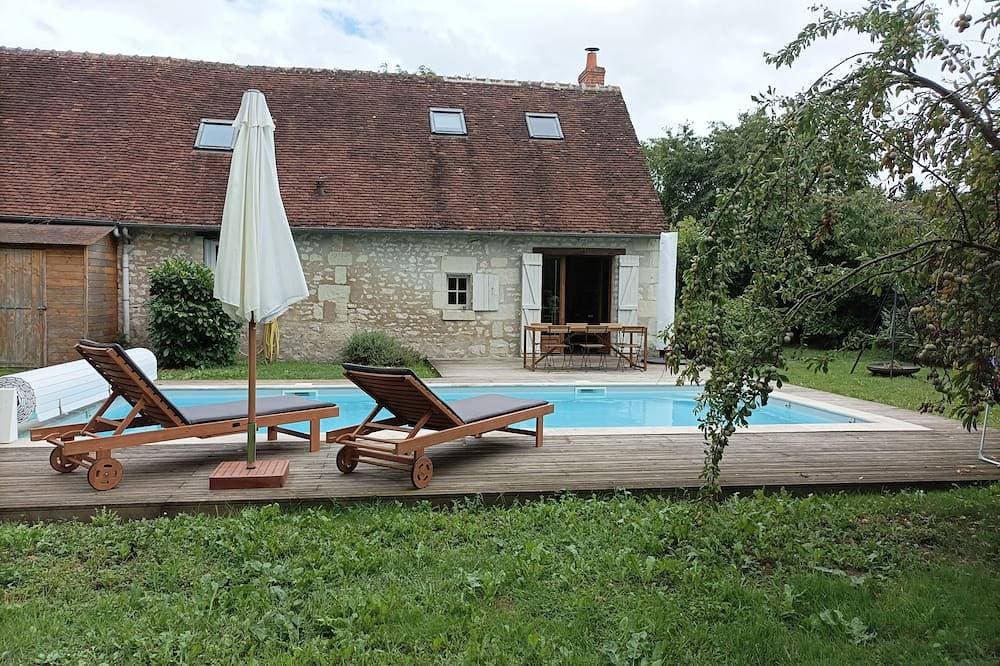 Longère (traditional long house) with private swimming pool near Beauval zoo 1