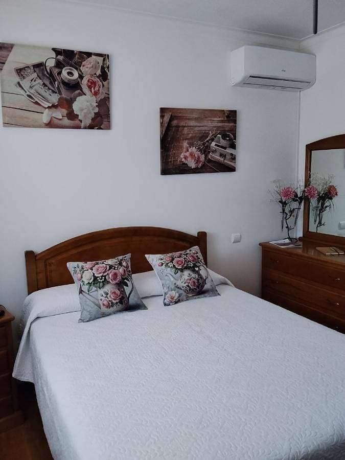 Foto 2 von 9: Double Room with Shared Bathroom