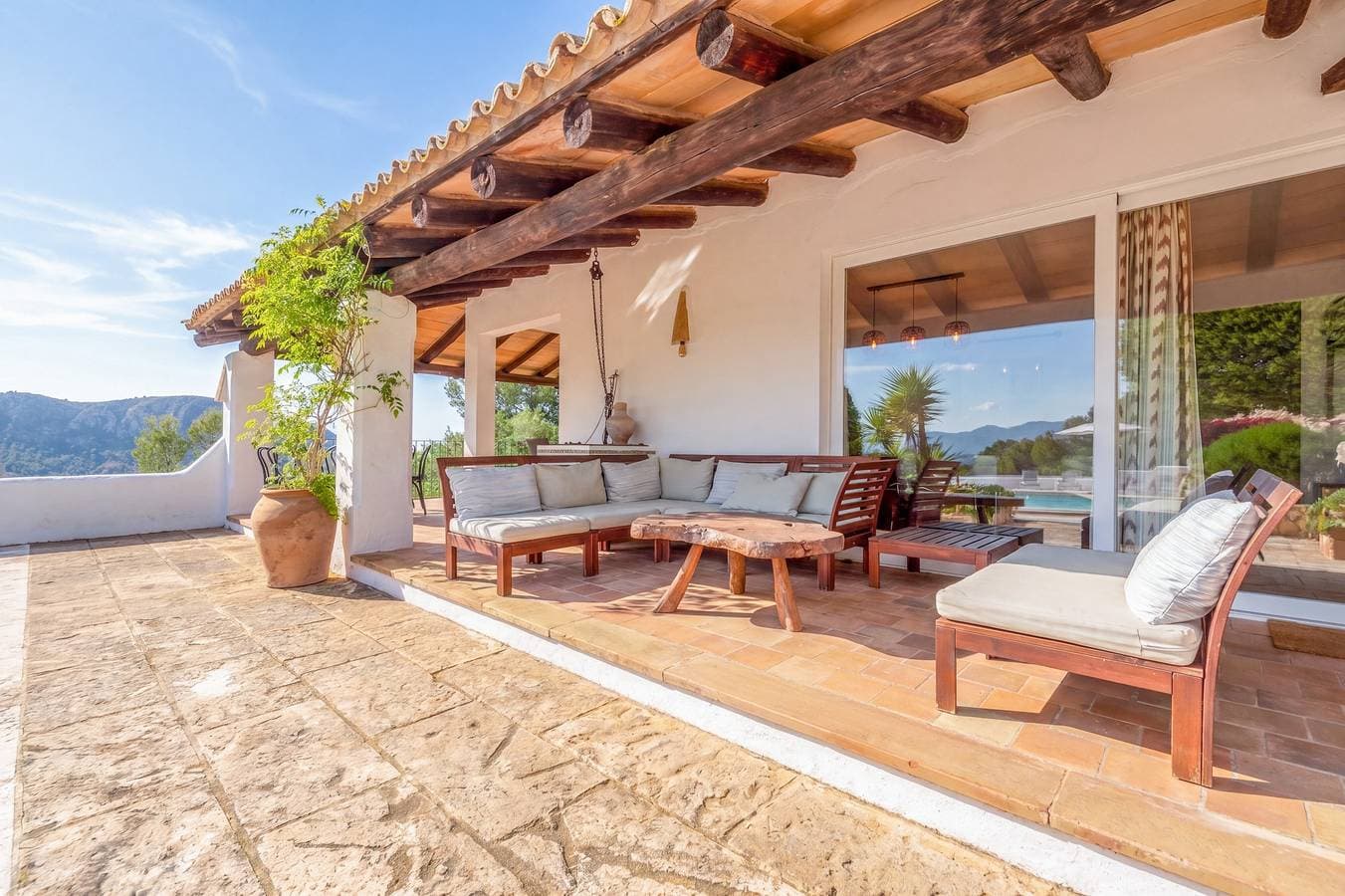 Foto 9 von 45: Ferienhaus 'Villa Ancora – Ausblick auf La Mola' mit Meerblick, WLAN & Klimaanlage