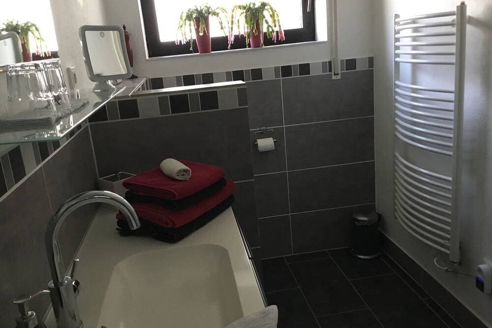 Foto 4 von 20: Moderne sonnige Ferienwohnung - ruhige Lage, mit großer Terrasse