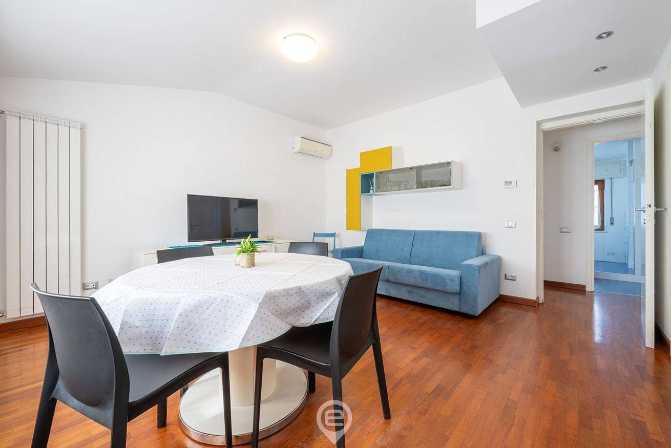 Foto 3 von 25: Ferienwohnung für 3 Personen mit Balkon/Terrasse