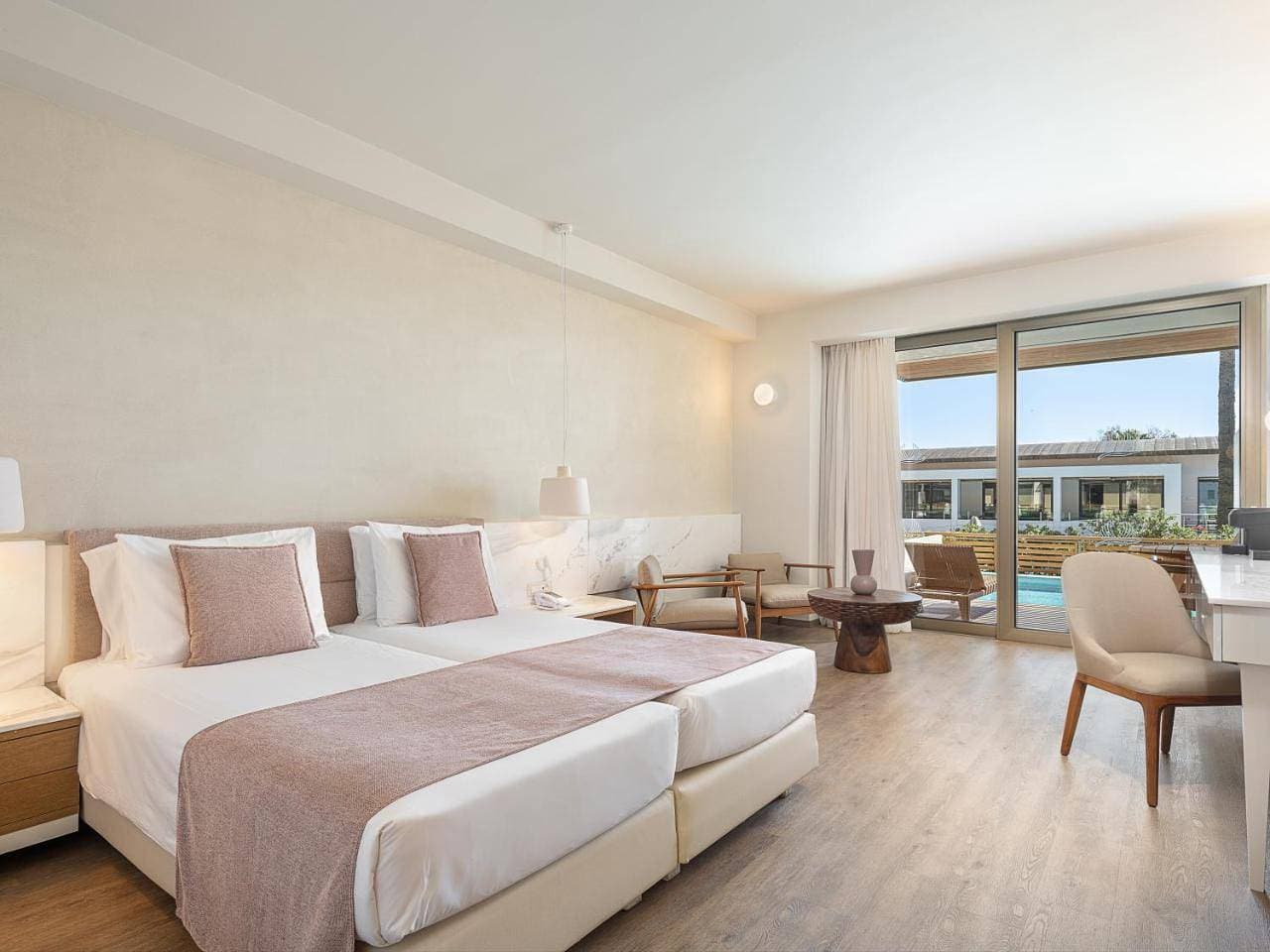 Foto 8 von 16: Premium Room Private Pool - Residence Collection (Adults Only 13+)