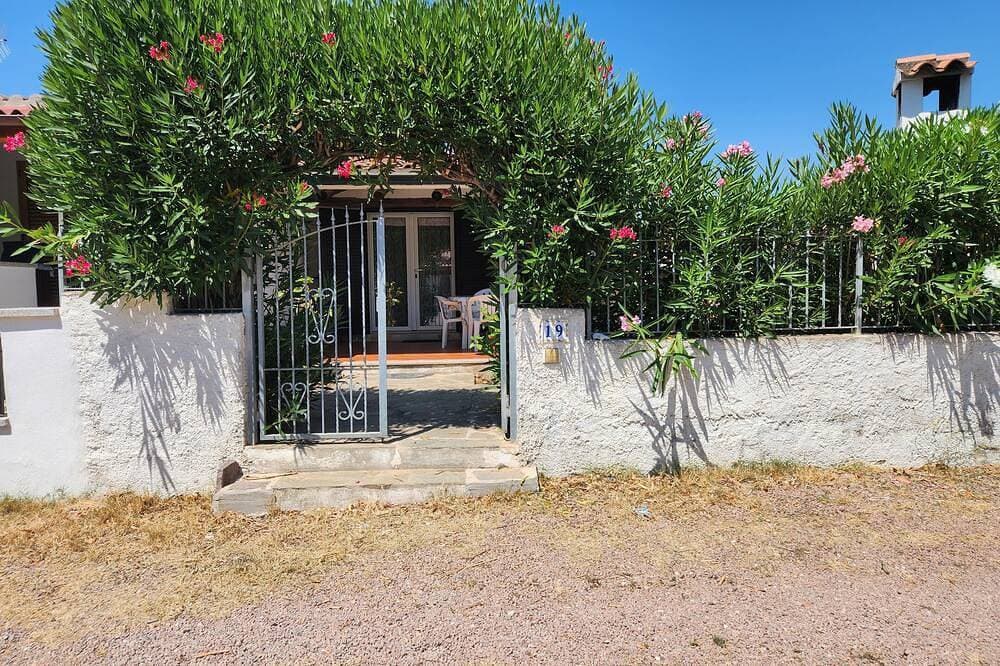 Foto 12 von 30: Kleines Haus mit Parkplatz und Veranda, 900 m vom Strand entfernt – San Teodoro