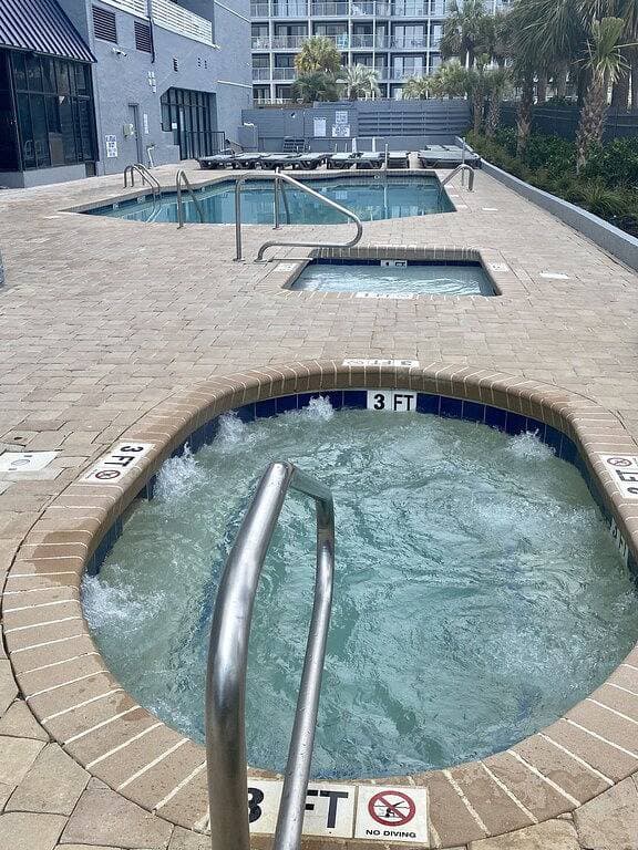 Foto 7 von 39: Calling all Snowbirds!OceanView King-Private Patio-Pools-Lazy River-HotTub-Sauna