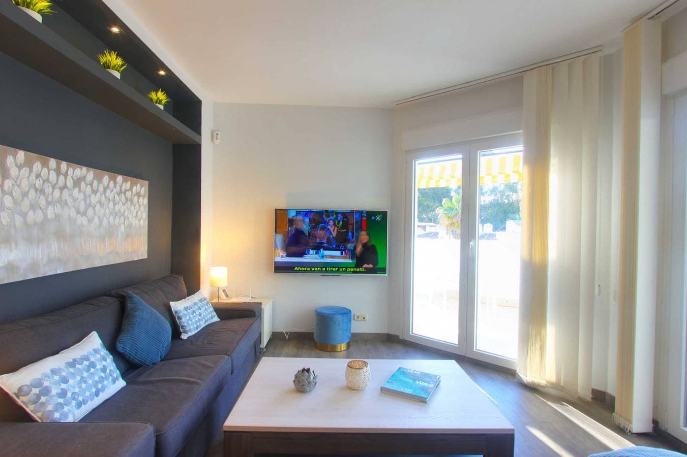Foto 10 von 34: 2036 Spacious Golden Beach Penthouse with Sea View