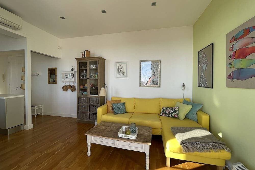 Foto 10 von 27: 25. Bright apartment with two bedrooms & balcony with a lovely sea view