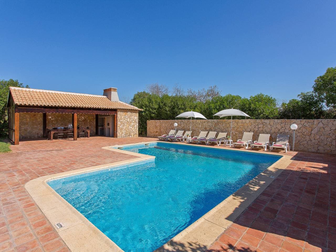 Foto 11 von 36: Villa mit privatem Pool und Klimaanlage - São Bartolomeu