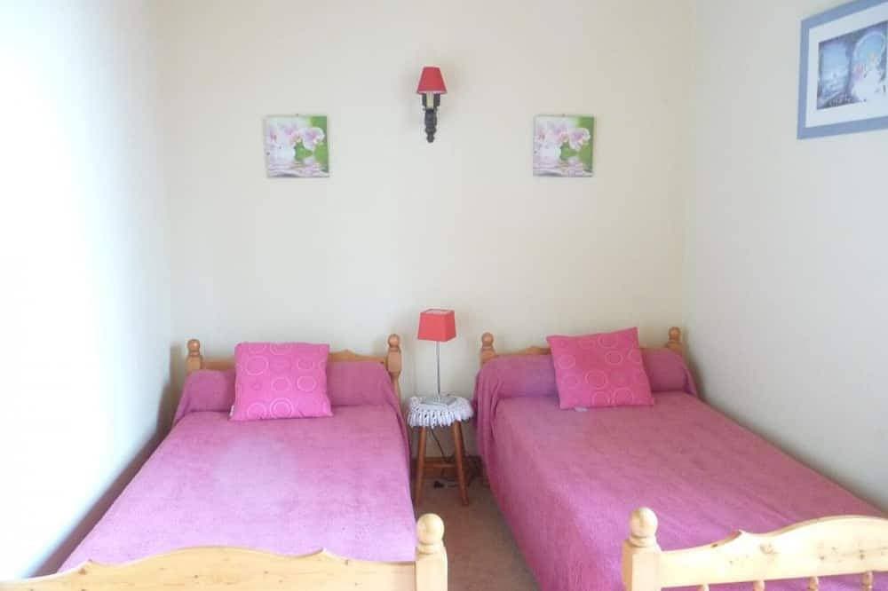 Foto 3 von 8: Familienhaus in Proissans mit Garten und Parkplatz
