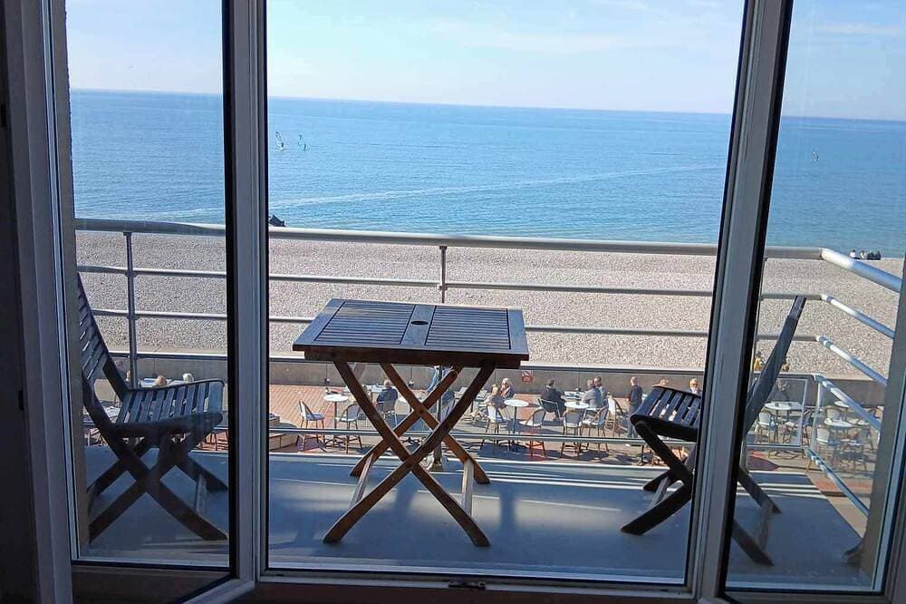 Foto 13 von 15: Un balcon sur la mer Corinne Avec Parking, Balcon, Ascenseur