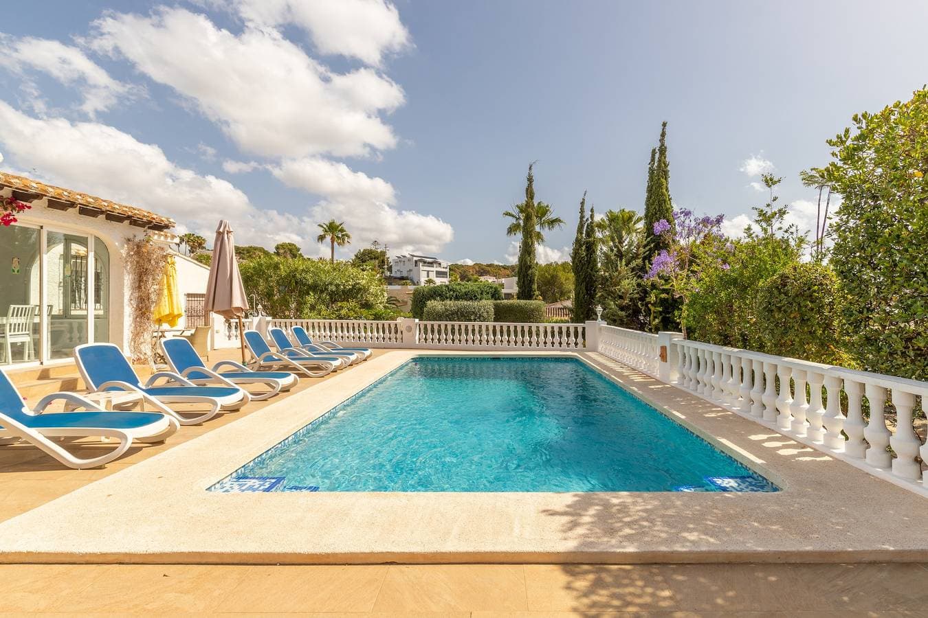 Foto 2 von 30: Villa Andes mit Meerblick, Pool, WLAN und Garten