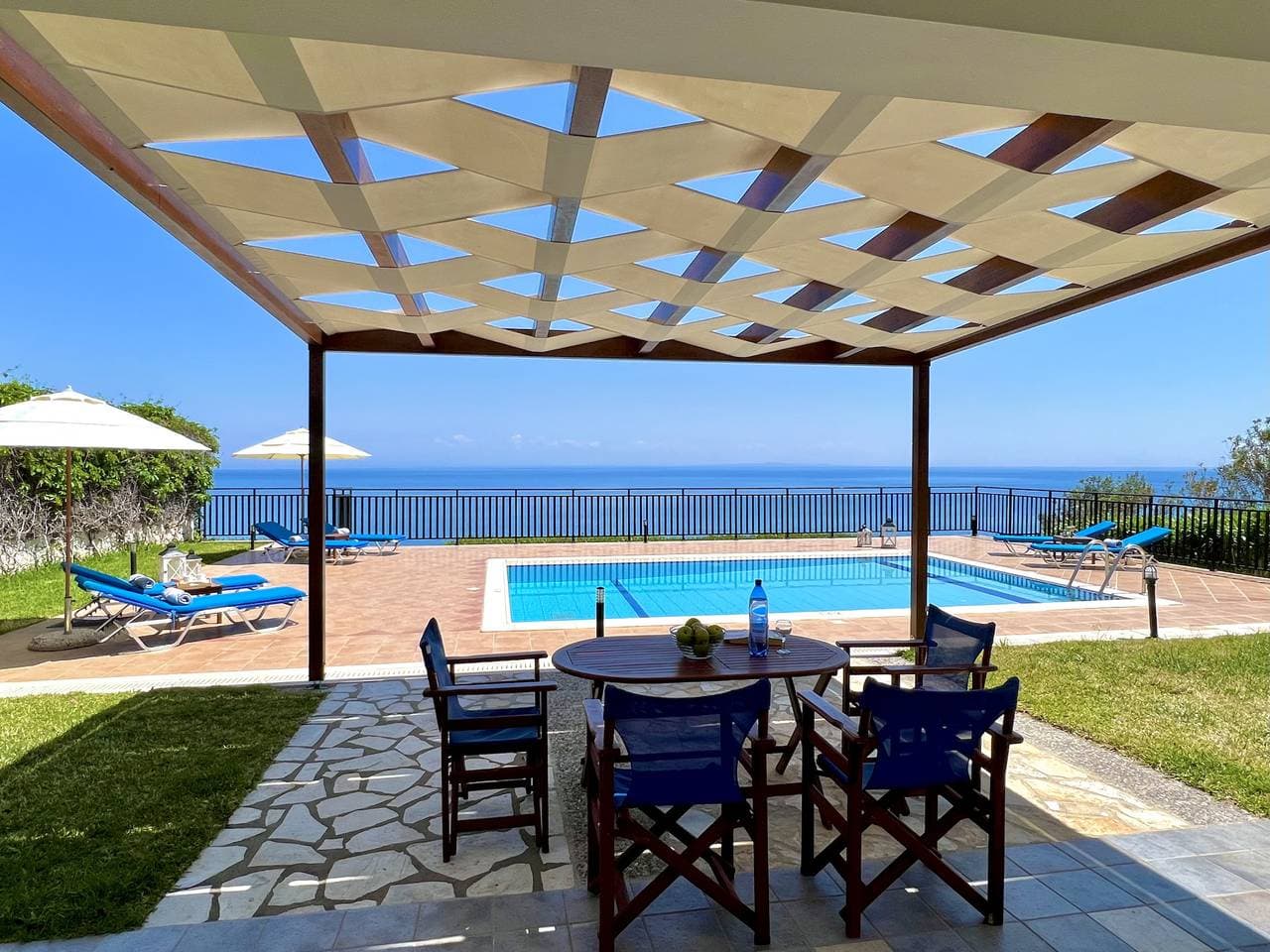 Foto 9 von 43: Villa Sakos