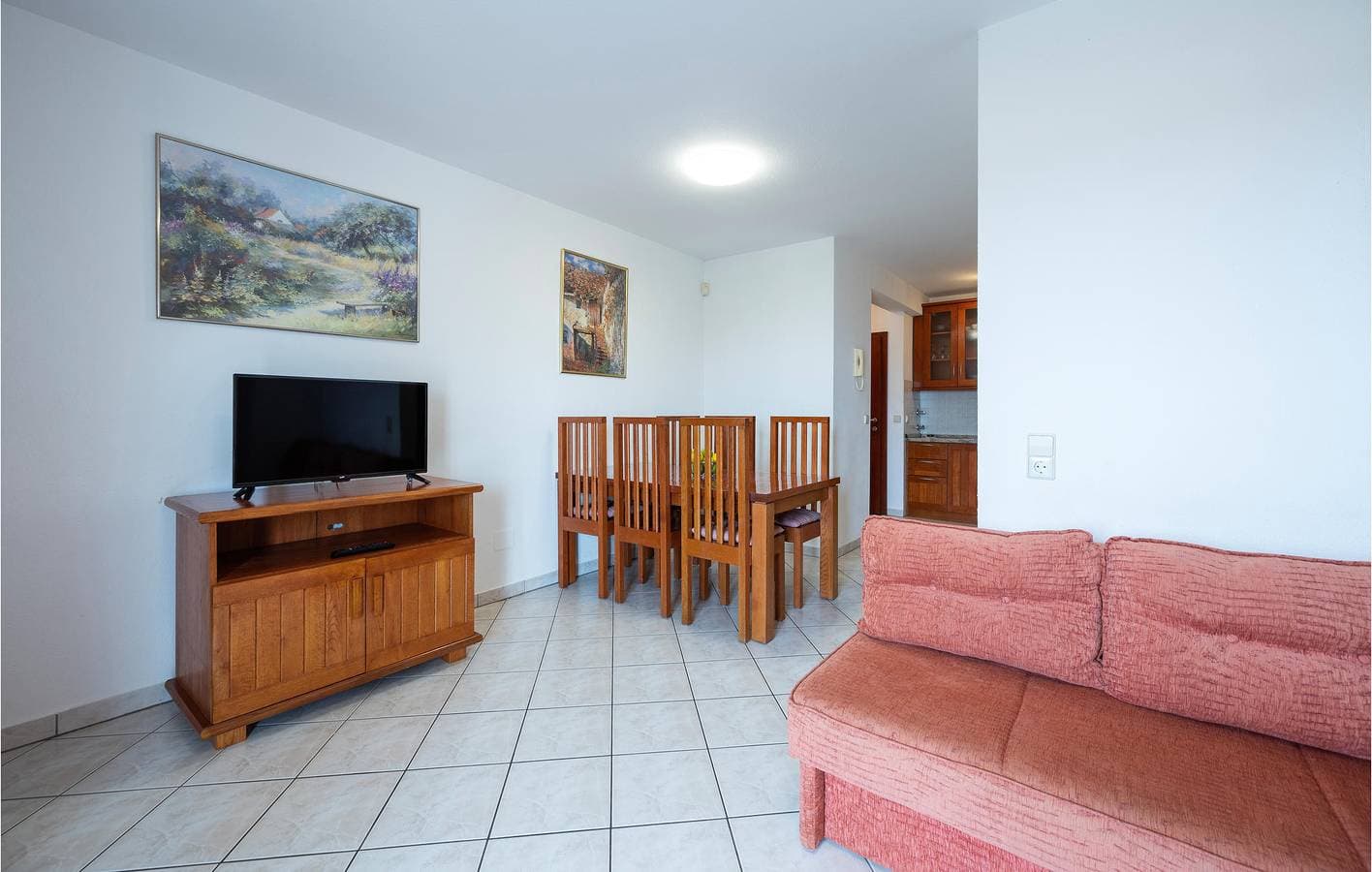 Foto 5 von 55: Gemütliche Ferienwohnung mit Meerblick, Pool, WLAN und Parkplatz – 1,5 km vom Strand entfernt
