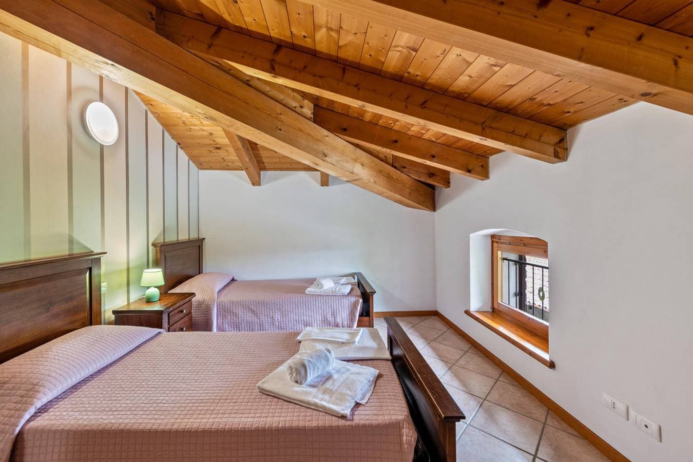 Foto 8 von 30: Ferienwohnung "Agriturismo Colombare Teboi Trilo" mit Bergblick, Gemeinschaftspool und WLAN