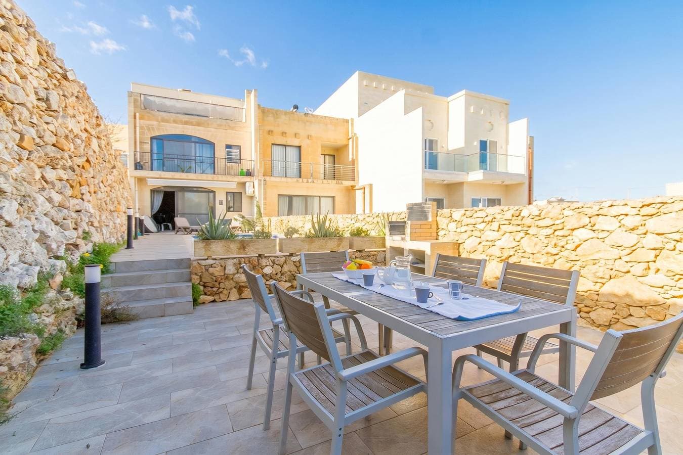 Foto 2 von 34: Ta'Siku Gozitan villa + Pool & hot tub
