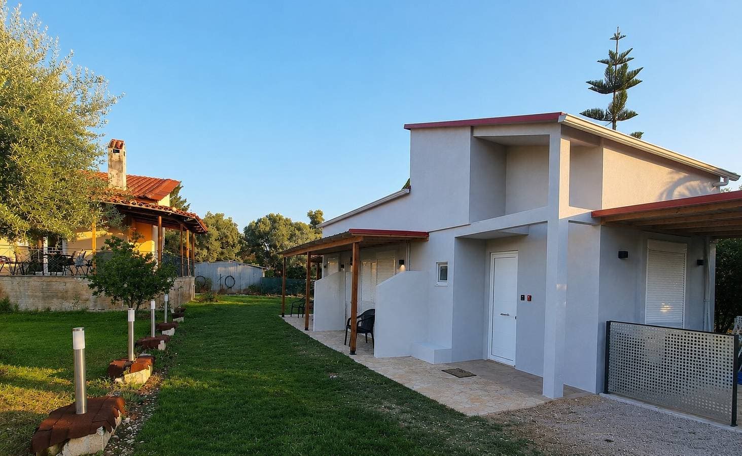 Foto 2 von 21: Studio 'Small House Lefkada' mit Bergblick, WLAN und Klimaanlage