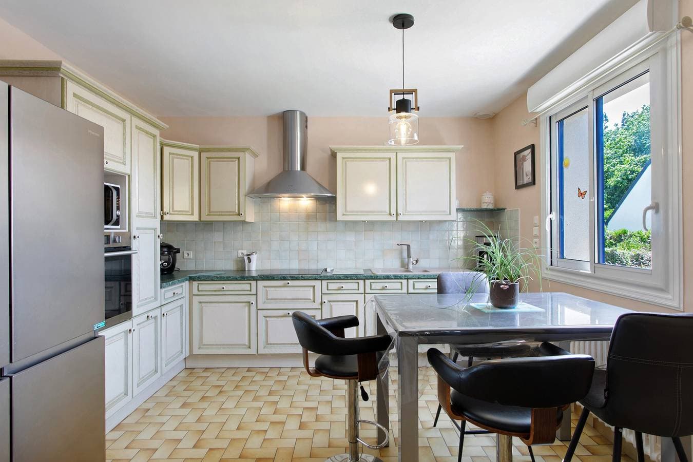 Foto 6 von 41: Ferienhaus „La Pépinière“ mit privater Terrasse, Garten und WLAN