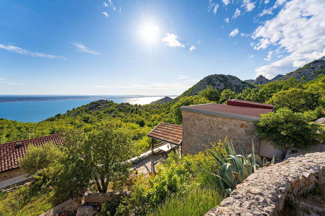 Foto 4 von 61: Sea view stone house Dobroselo