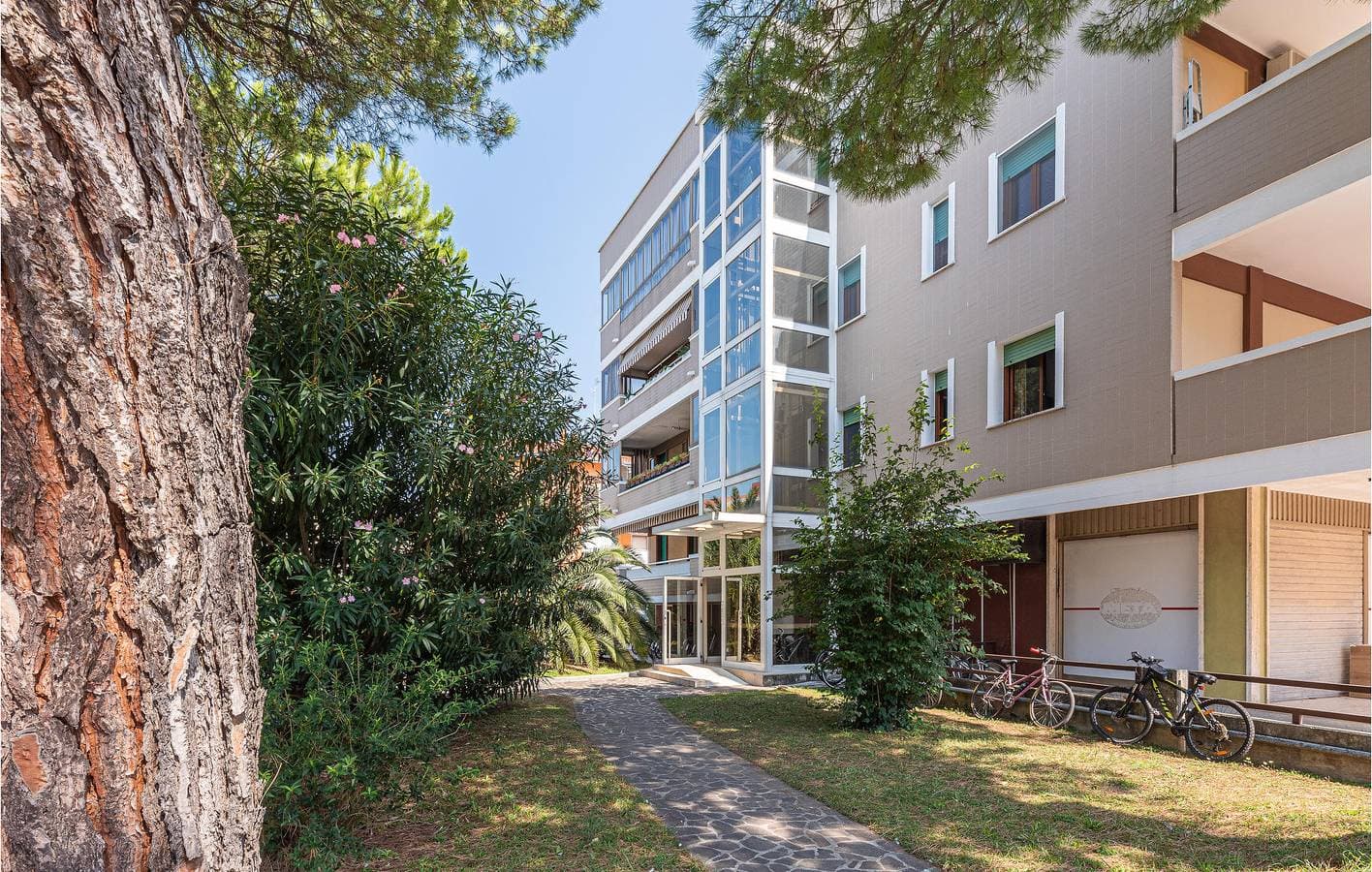 Appartement am Strand mit Terrasse & AC - für 4 Personen 1