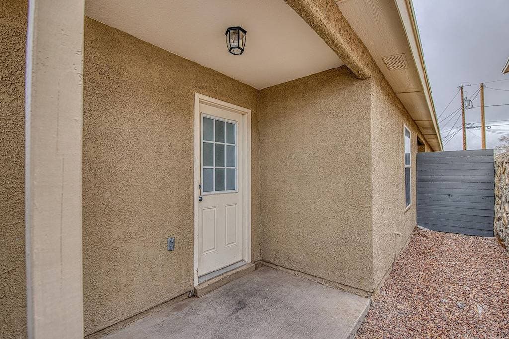 Foto 3 von 19: ✨ By Fort Bliss: 2 King Beds, Fast WIFI, Full Bath, Laundry