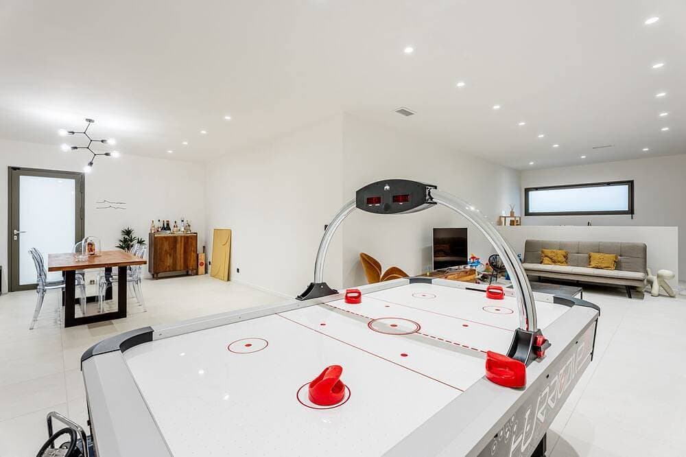 Foto 7 von 19: Modern house with sea view