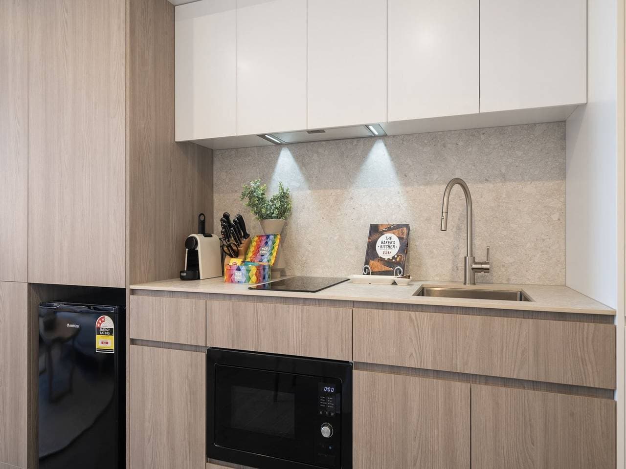 Foto 11 von 34: Stylish Studio Near Fremantle's Vibrant Spots