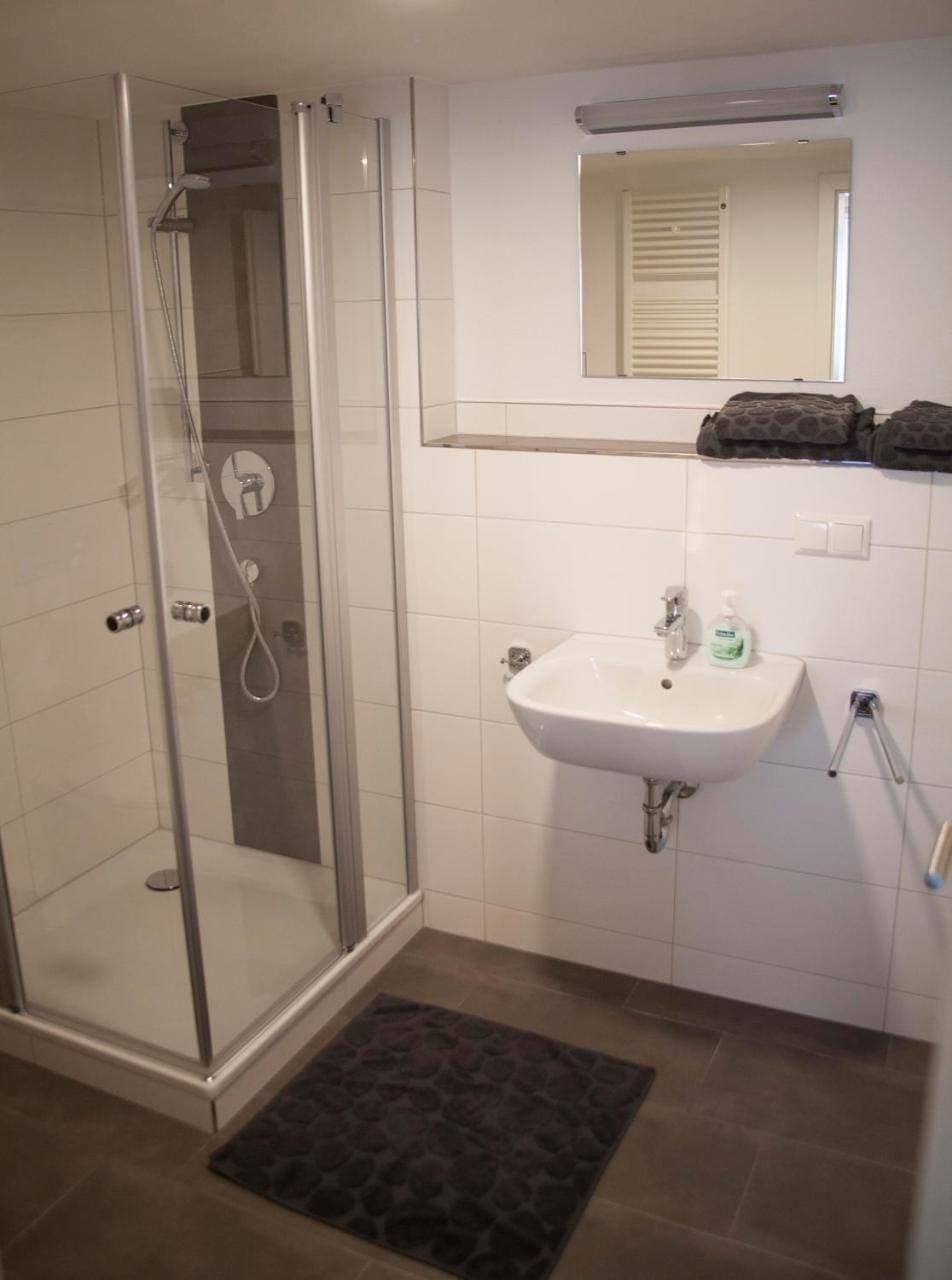 Foto 3 von 6: Triple Room with Shower