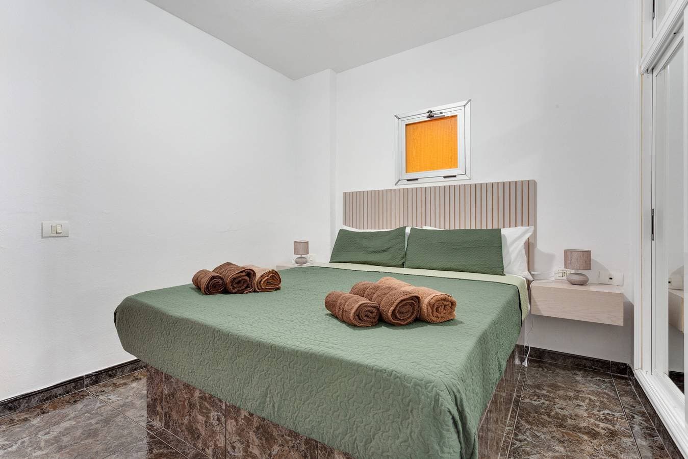Foto 11 von 28: Ferienwohnung 'Golden Sunset' mit Meerblick, privater Terrasse und WLAN