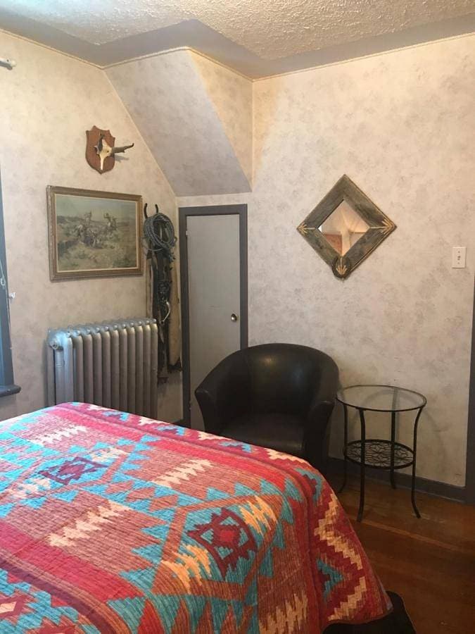 Foto 5 von 10: Queen Room with Private Bathroom and Mountain View