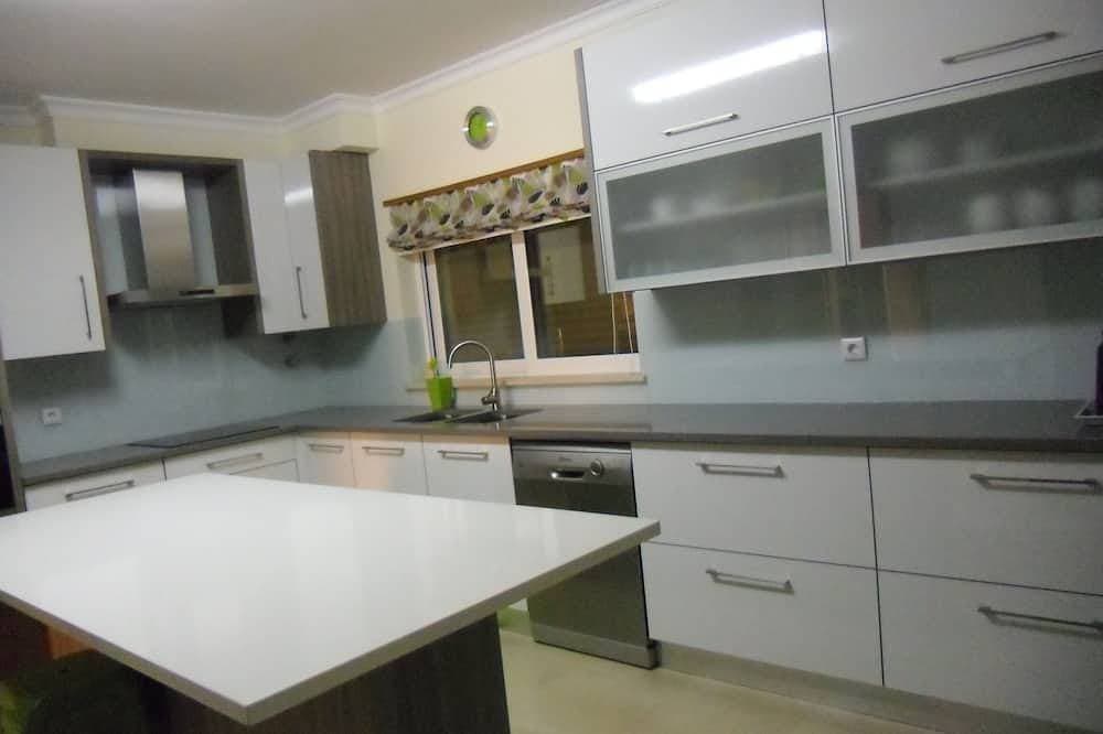 Foto 11 von 14: Haus 5 Schlafzimmer mit Schwimmbad