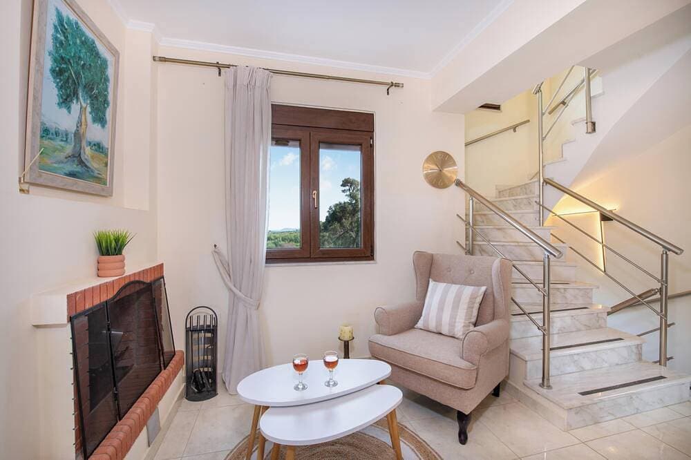 Foto 12 von 30: Volle Privatsphäre, in der Nähe von Annehmlichkeiten, 30 m2 Pool, herrlicher Meerblick!