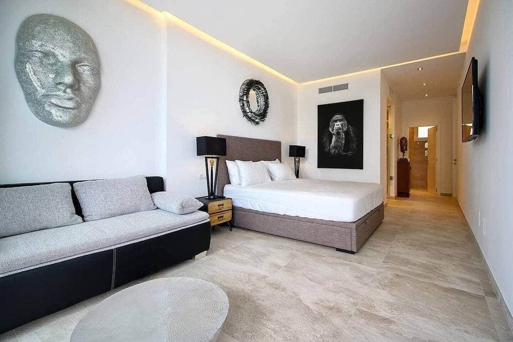 Foto 3 von 23: Modern exclusive Villa with Pool and Mountain View