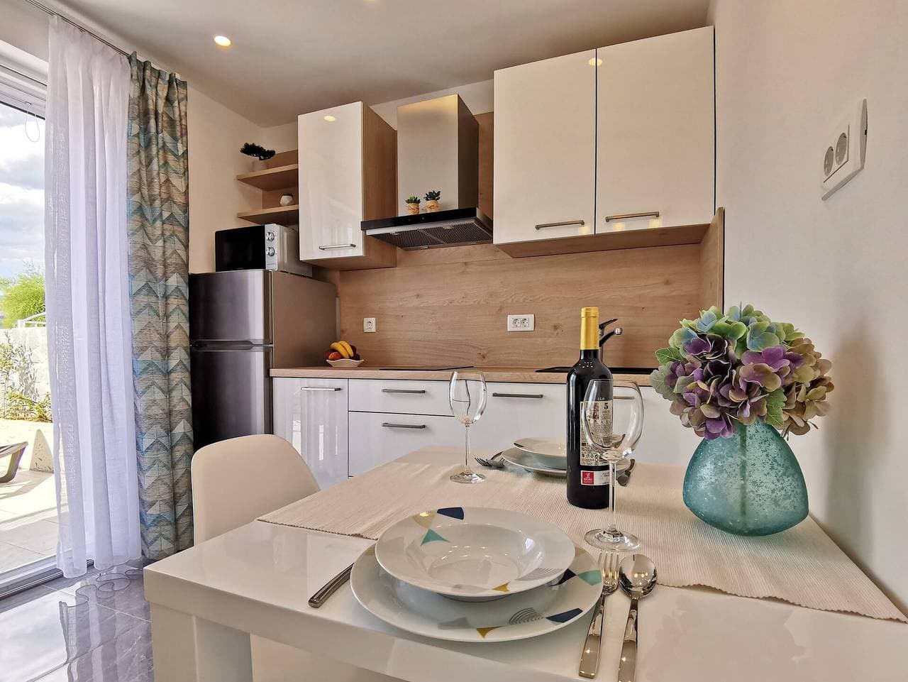 Foto 7 von 24: Studio-Apartment More - direkt am Meer, Meerblick, Terrasse, Waschraum, Grill