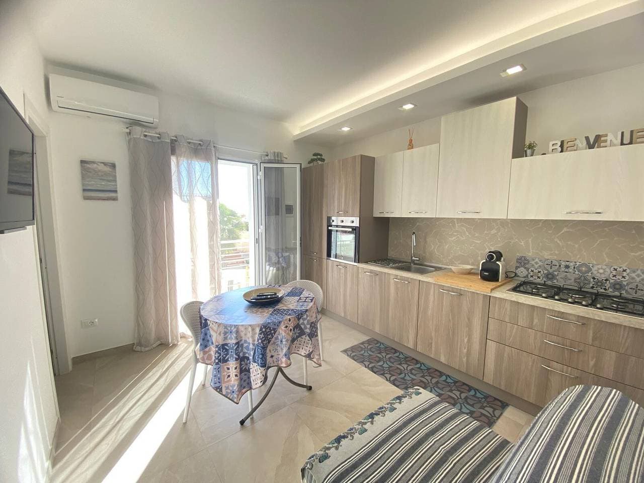 Foto 12 von 26: Ferienwohnung "Apt Giulia A Due Passi Dal Mare" mit Meerblick, Balkon und WLAN