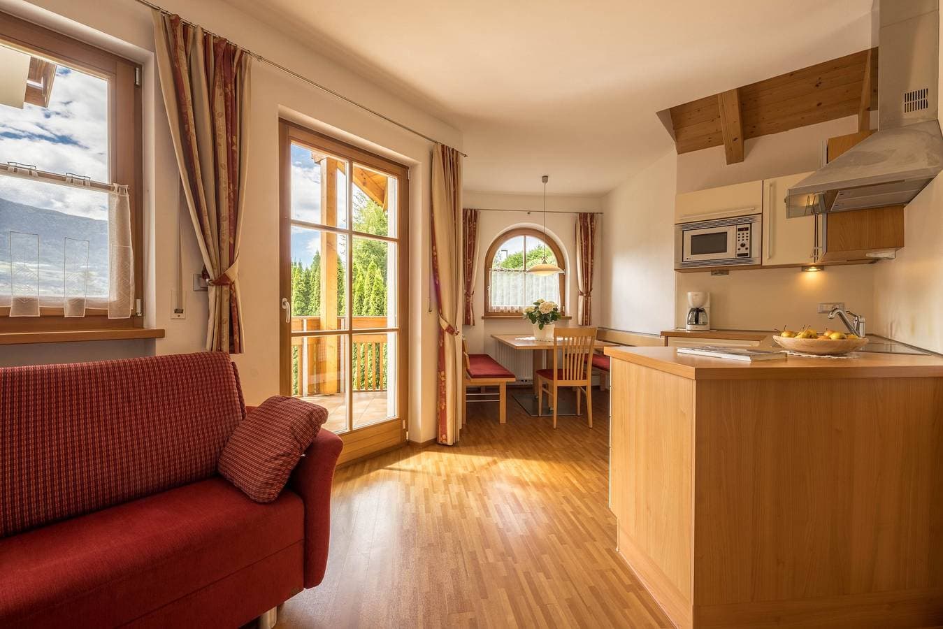 Foto 5 von 23: Ferienwohnung "Tischlerhof" mit Bergblick in Tirol mit voll ausgestatteter Küche