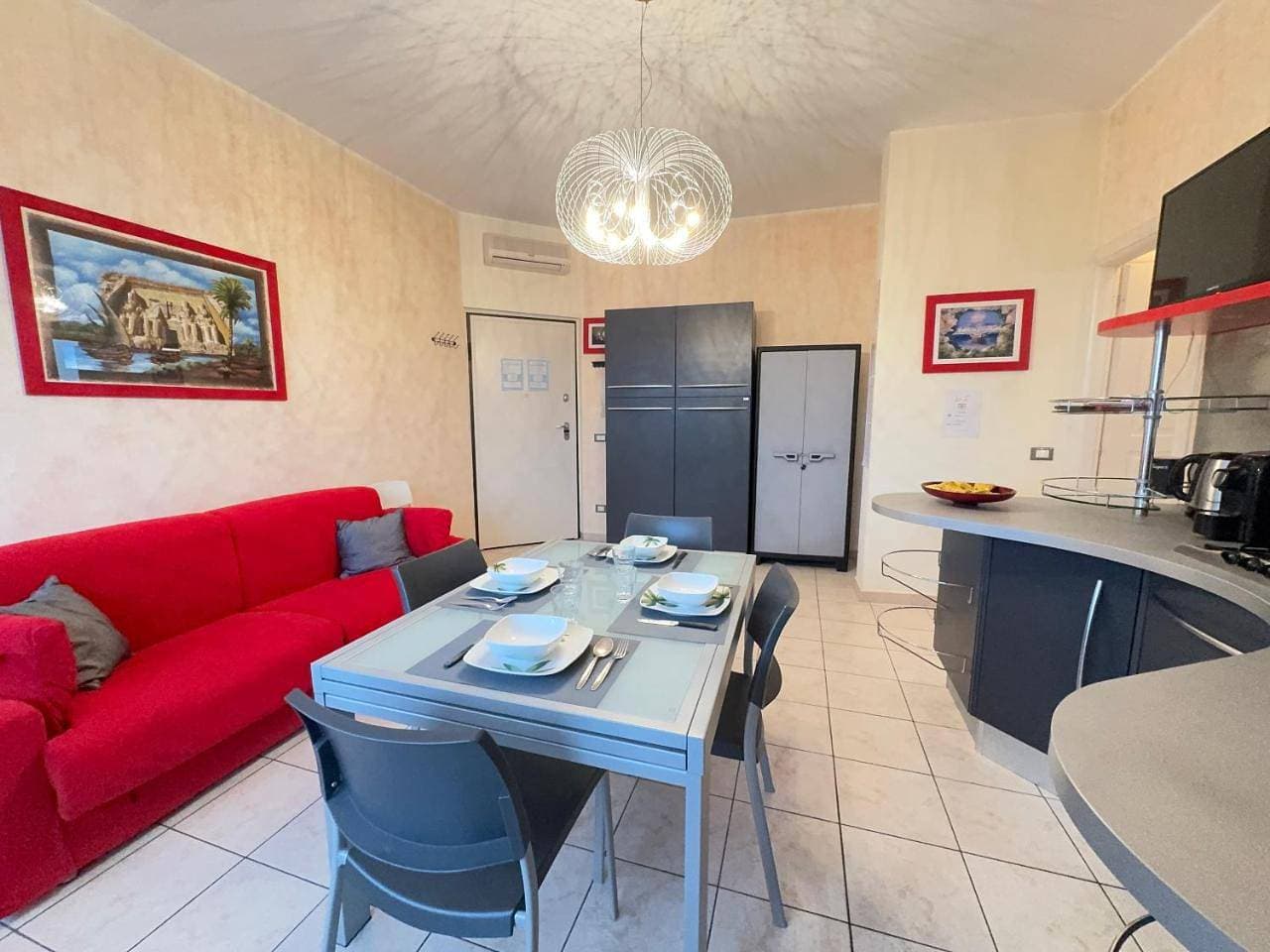 Foto 11 von 24: One-Bedroom Apartment with Balcony and City View