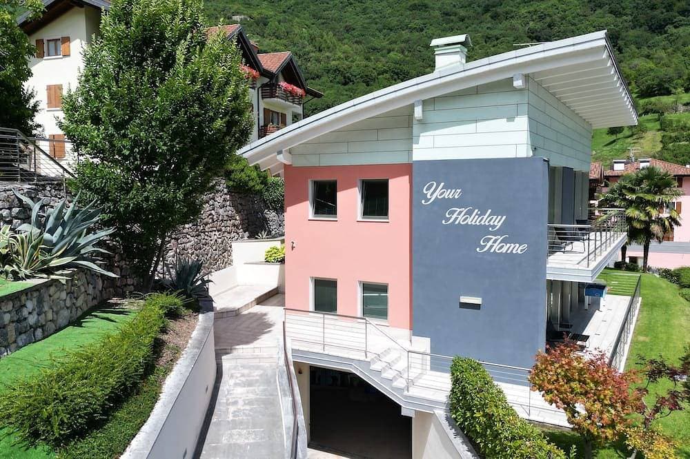 A 5 minuti dal Lago di Tenno, spaziosa villa con piscina vista Lago di Garda 1