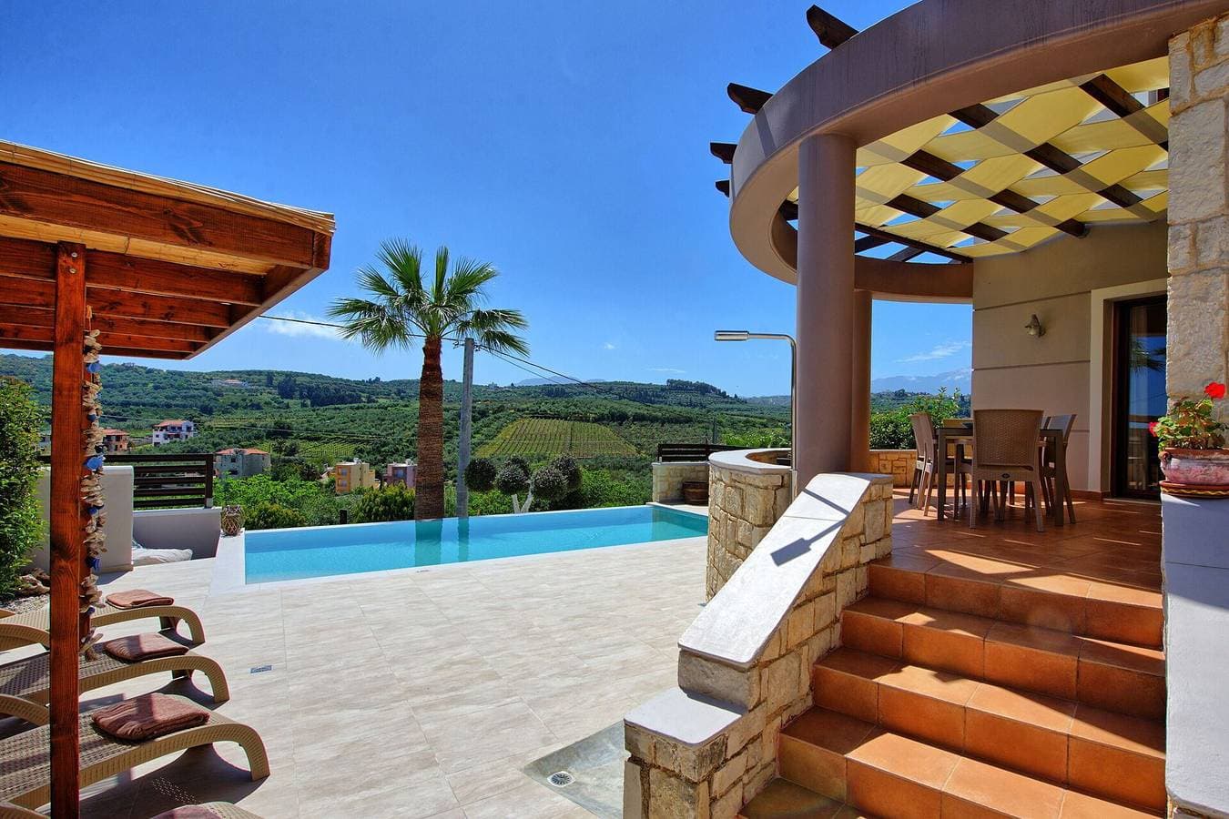 Foto 3 von 32: Villa für 4 Personen mit Terrasse