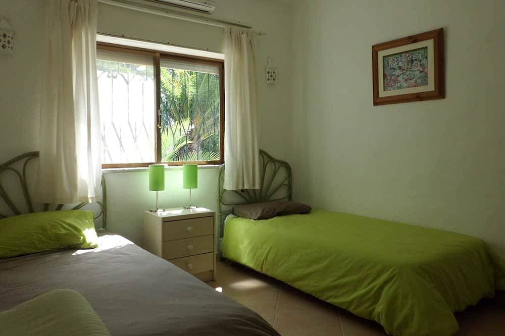 Foto 4 von 23: Villa mit eigenem Pool, Klimaanlage, herrlichem Garten und Blick auf die Landschaft