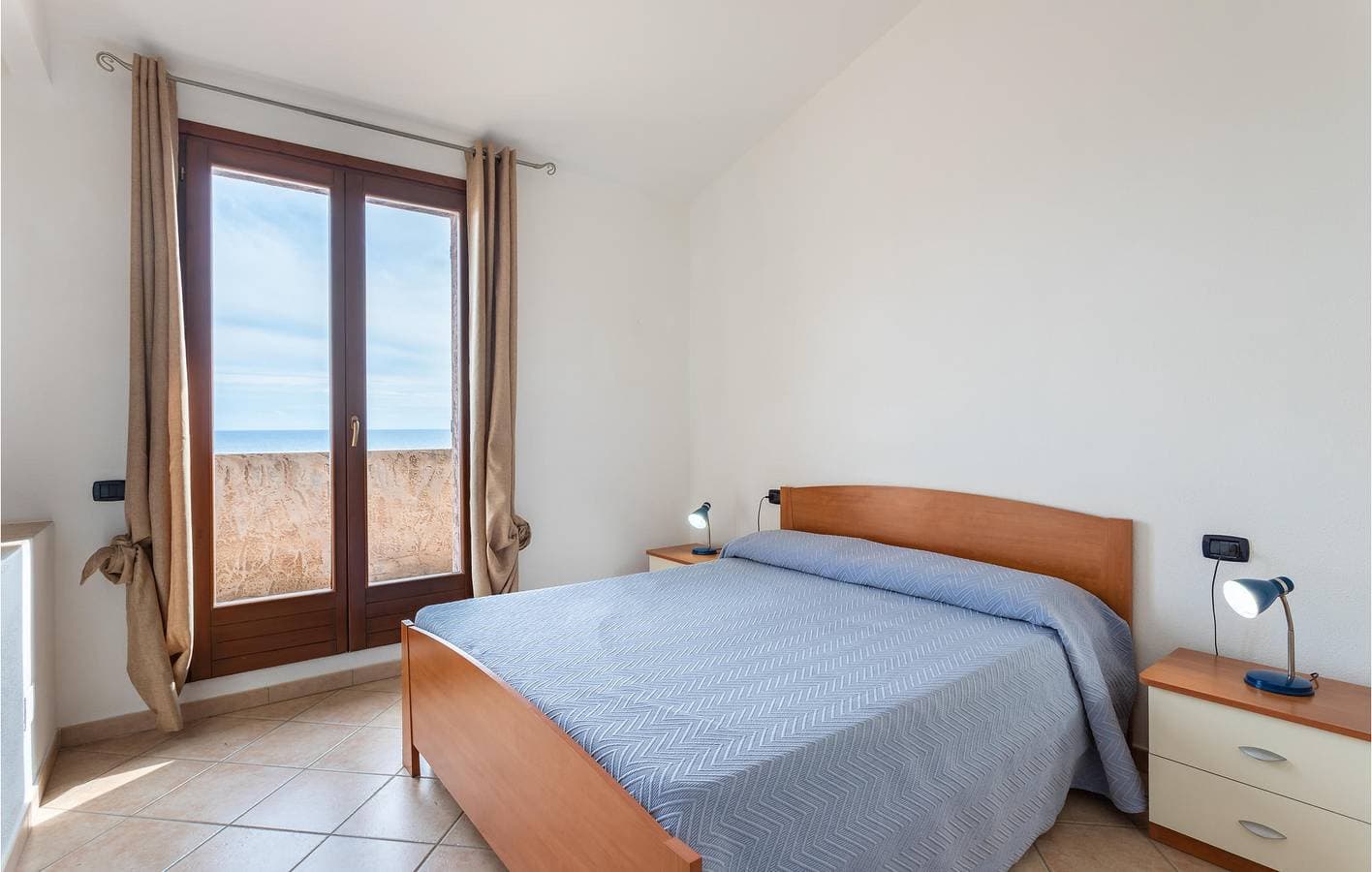 Foto 5 von 27: Apartment mit Meerblick, Parkplatz, Küche und Strand in der Nähe