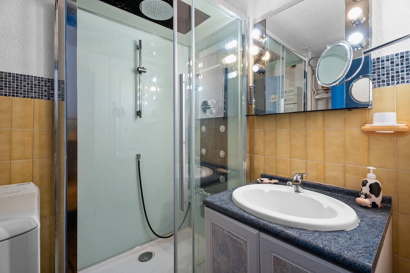 Foto 12 von 14: Ferienwohnung 'Beau Studio St Cyr Sur Mer' mit Meerblick, privater Terrasse und Klimaanlage