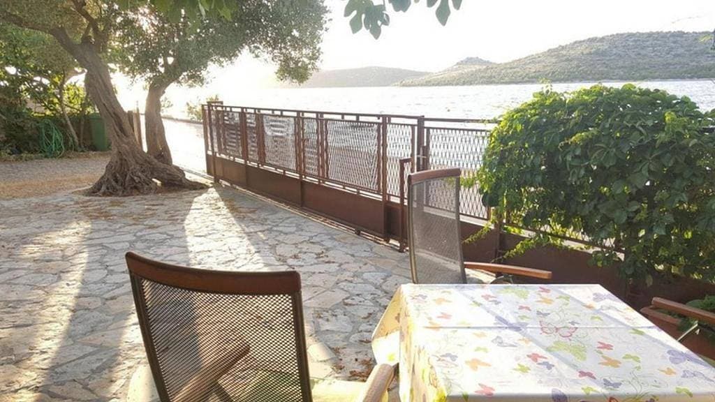 Foto 4 von 10: Erdgeschoss Apartment mit Terrasse direkt am Meer