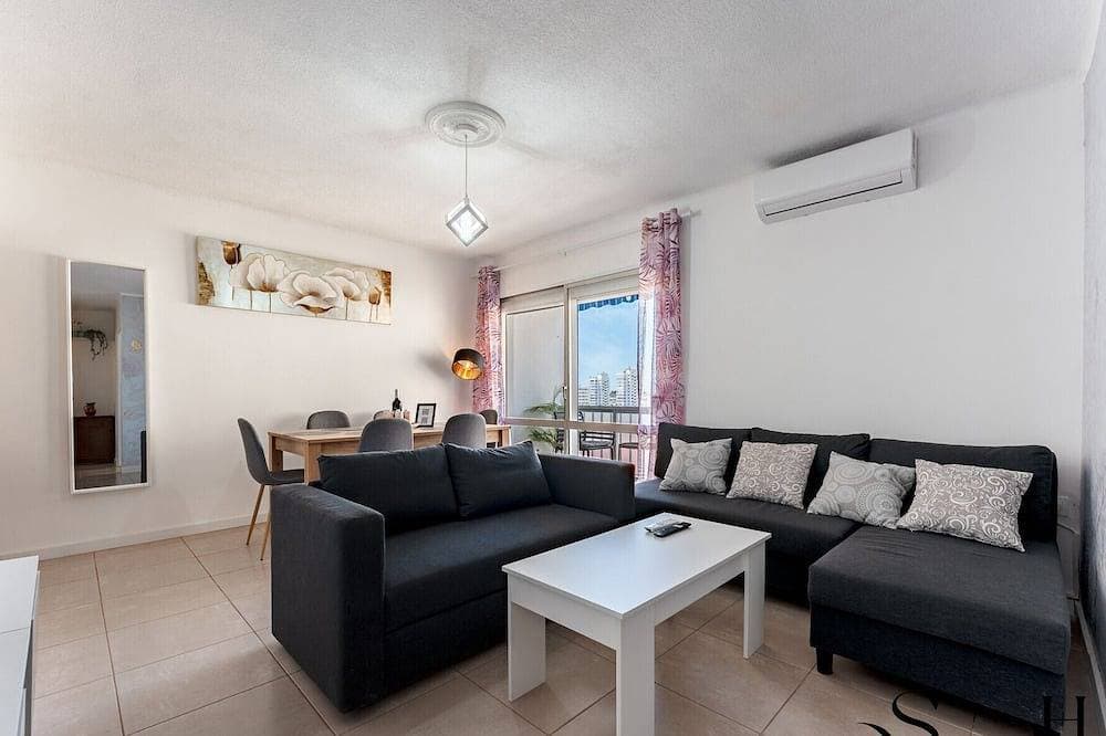 Foto 10 von 19: Bright central 2Br Stay Balcony & Sea View
