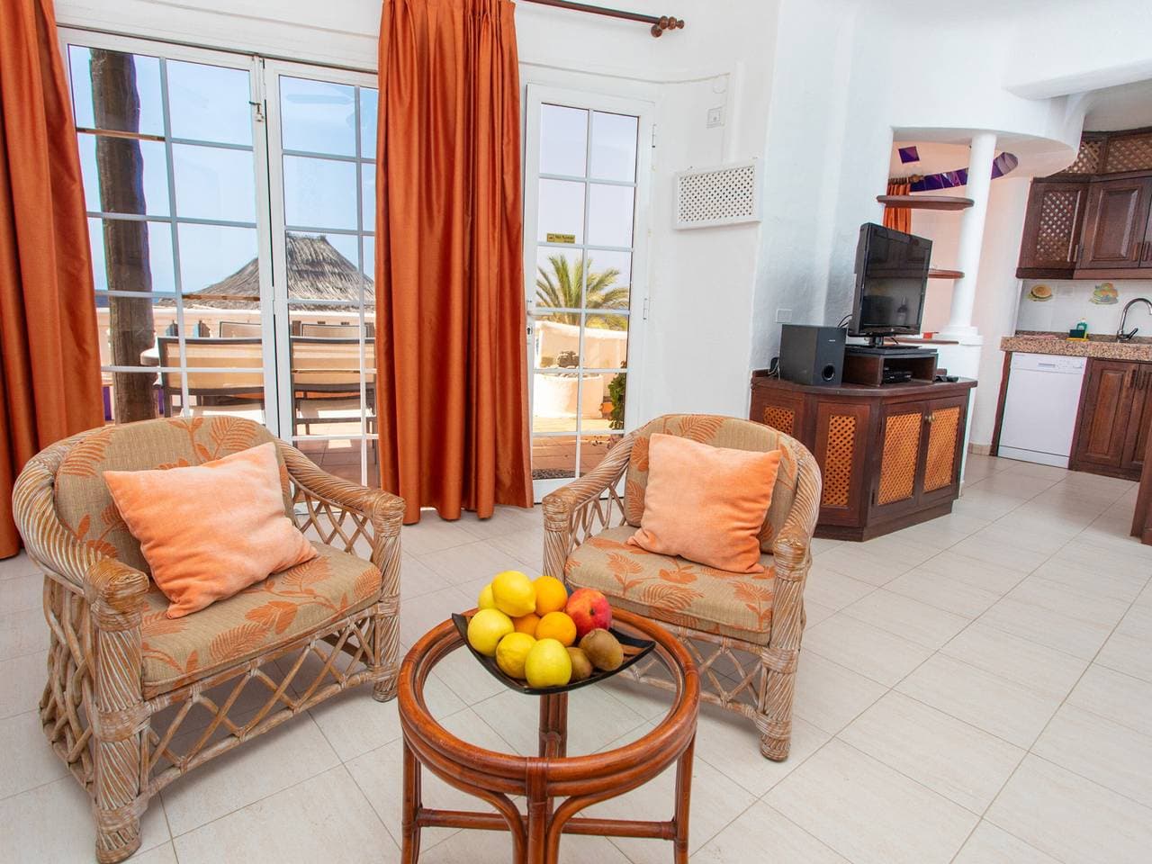 Foto 11 von 36: Ferienhaus in Bahía Feliz mit Pool und Terrasse