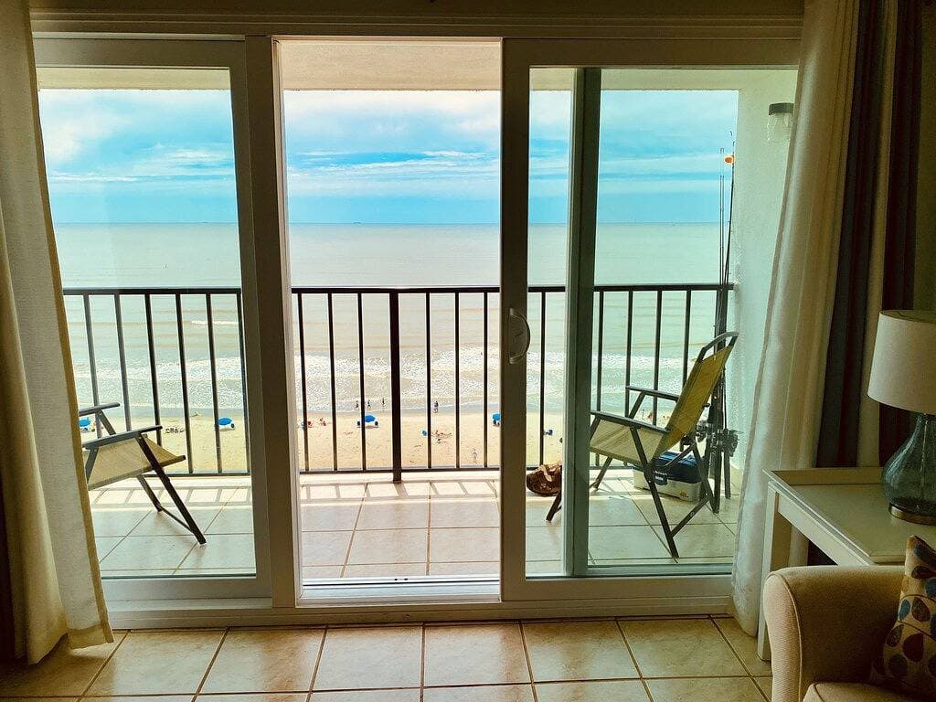 Galveston Condo w/Panoramic Bird's-Eye Beach View 1