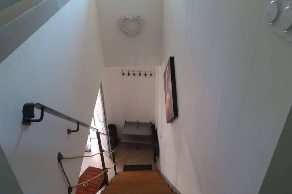 Foto 12 von 21: Schönes Dorfhaus mit Pool über den Boden, ruhig.
