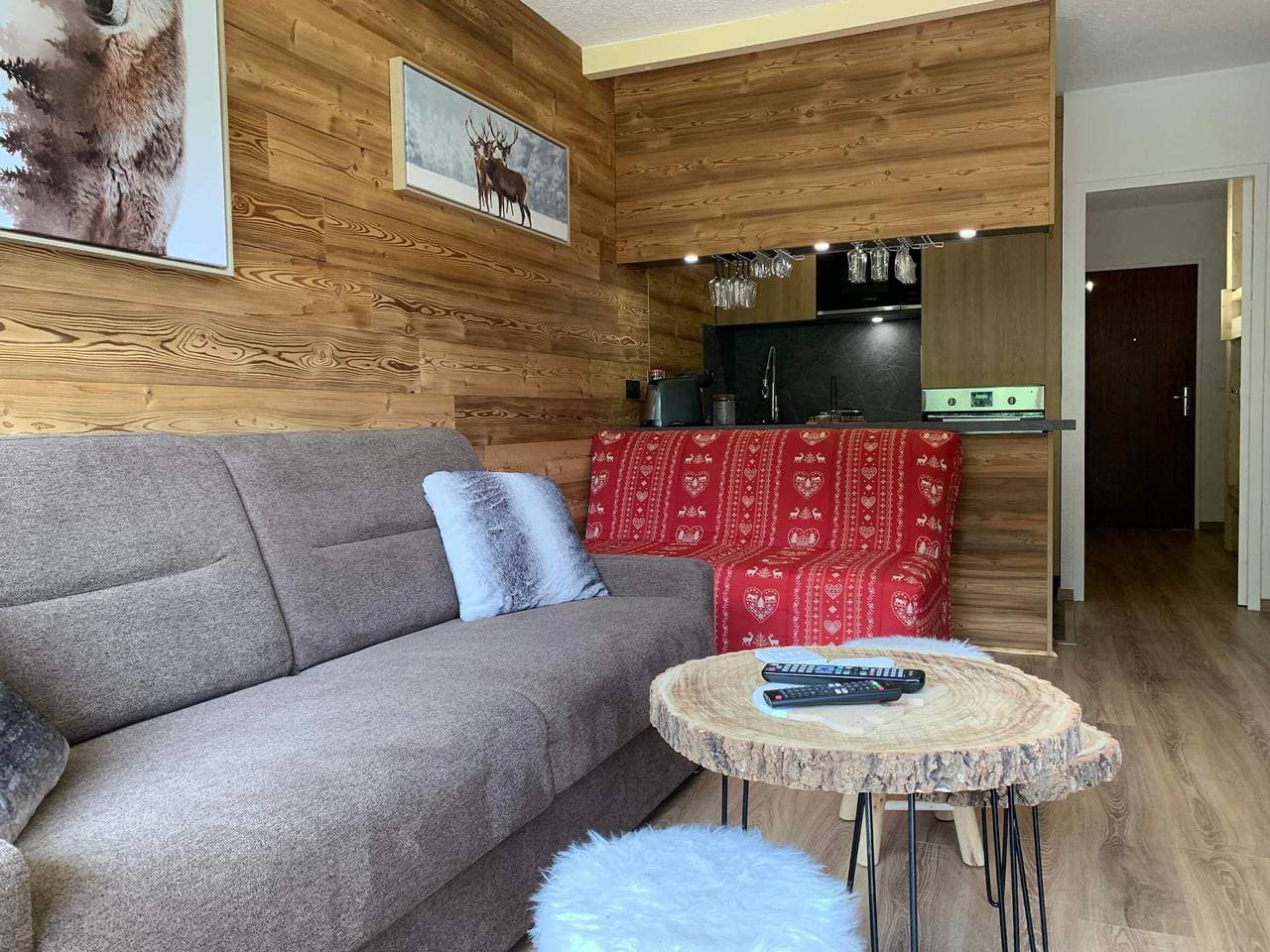 Foto 2 von 13: Charmantes renoviertes Studio mit Balkon und WIFI, nahe den Pisten
