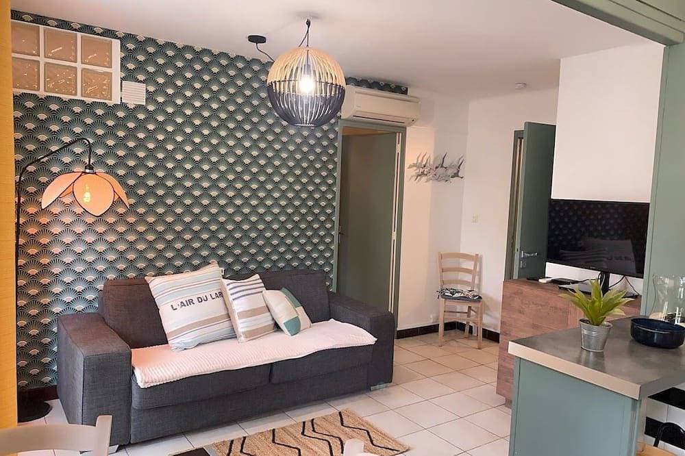 Foto 4 von 21: Cannes Beach. Appart Up Seaview 36 m2. Top Design. Pr. Center. Pool, Garage,