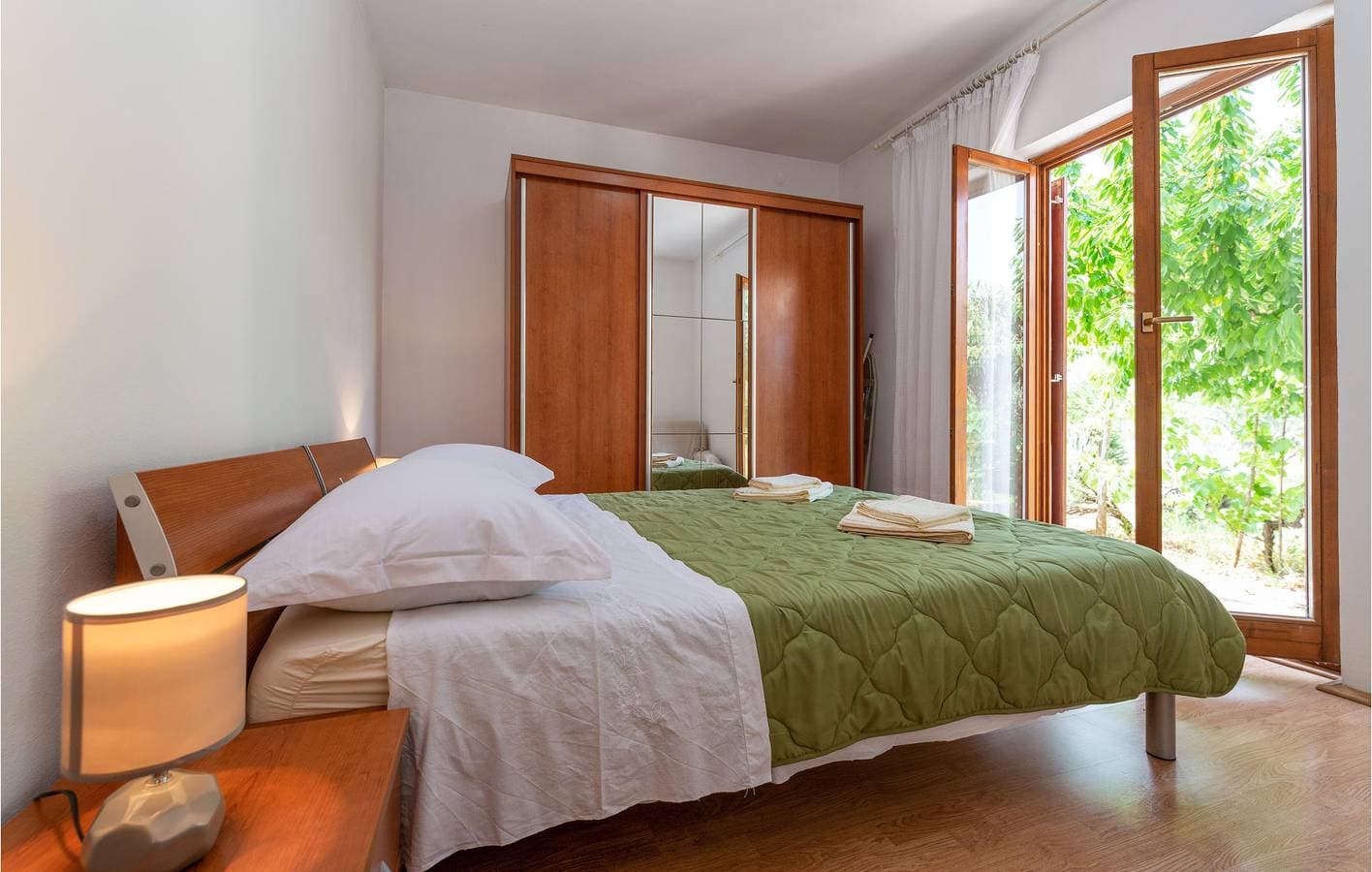 Foto 7 von 29: Gemütliche Ferienwohnung, 2 km von der Küste entfernt: WLAN, Klimaanlage, Parkplatz und Terrasse