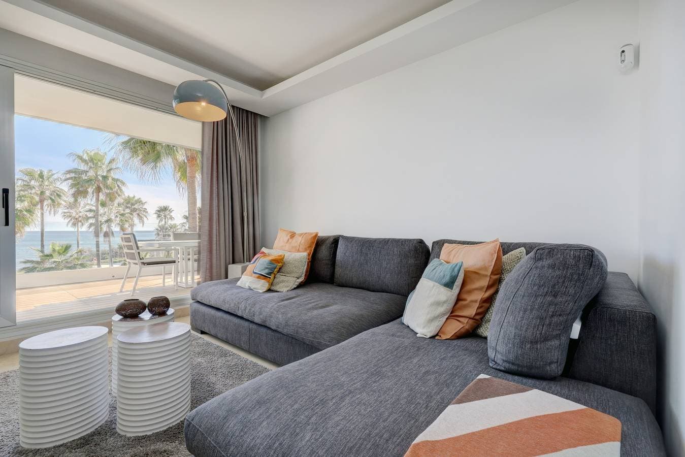 Foto 8 von 25: Ferienwohnung 'Modern Frontline Beach - Estepona' mit Meerblick, WLAN und Klimaanlage